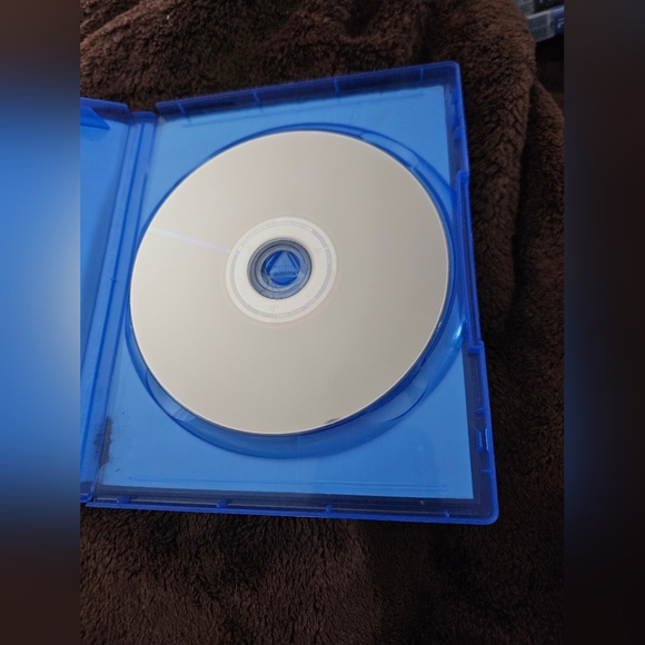 Fifa 17 PS4 - Picture 2 of 3